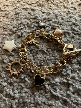 NWOT Luna Norte Gold Charm Bracelet w/ Black Heart White Star & Sunburst Jewelry
